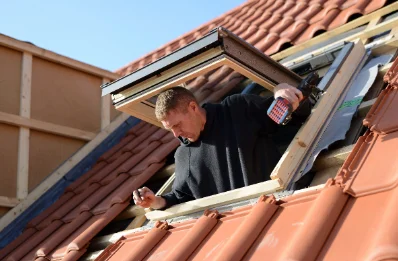 Pose de fenêtres de toit Velux à Montierchaume